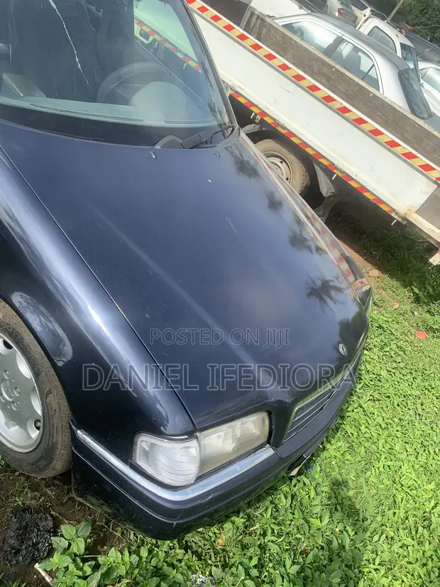 Mercedes-Benz C200 1993 Blue - 1