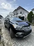 2018 Hyundai Santa Fe SE AWD Black - 4