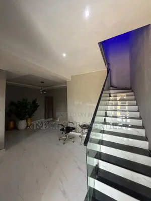 Gidan Terrace Mai Dakuna 3 da Kayayyaki a Cikin Estate Mai Tsaro, Ajah