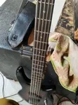 Ibanez Bass Guitar Mai Igiyoyi 5 - Baƙi - 2