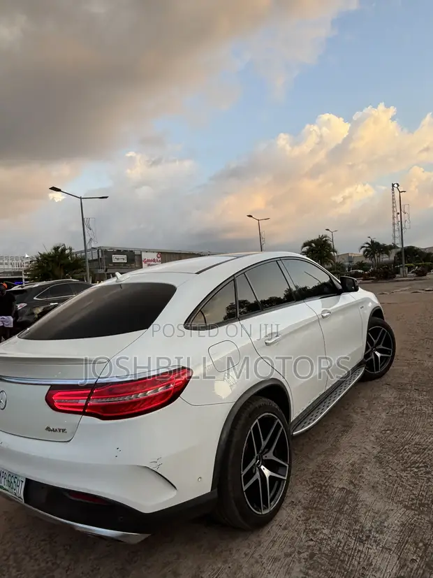 Mercedes-Benz GLE-Class 2018 White - 1