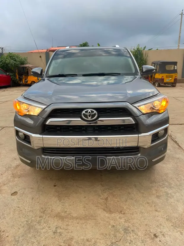 Toyota 4-Runner 2017 Black - 1
