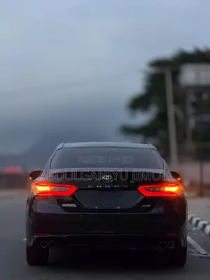 2018 Toyota Camry XSE FWD 2.5L Blue