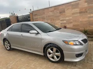 Toyota Camry SE 2010 Silver
