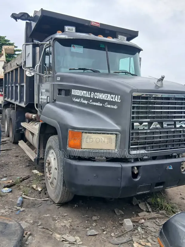 MAN Semi-Trailer Truck - Used - 1