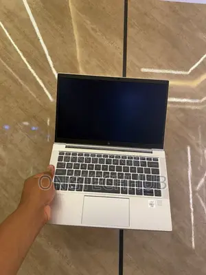Laptop HP EliteBook 830 G7 - Core i7, 8GB RAM, 256GB SSD