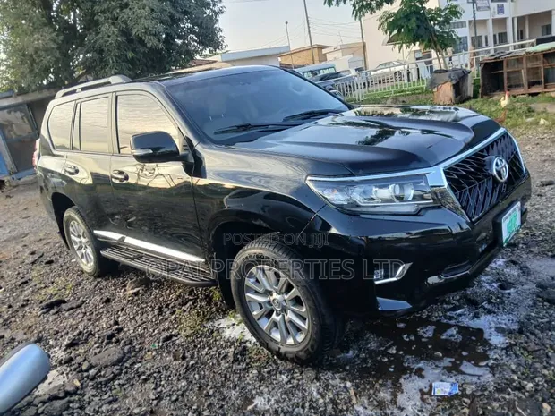 Toyota Land Cruiser Prado 2019 Black - 1