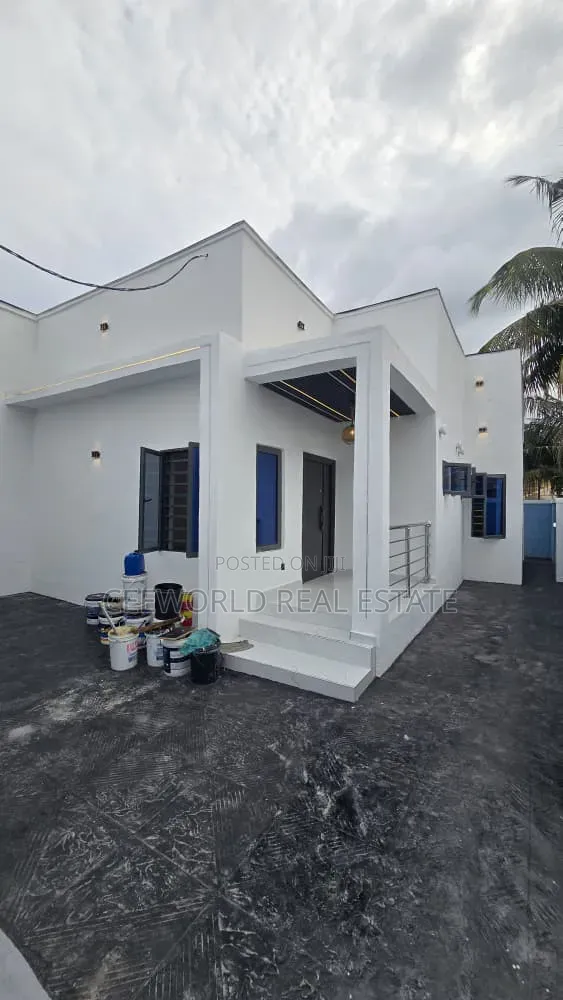 3 Bedroom Sabon Gine Bungalow da BQ a Adetokun Ologuneru, Ibadan - 1