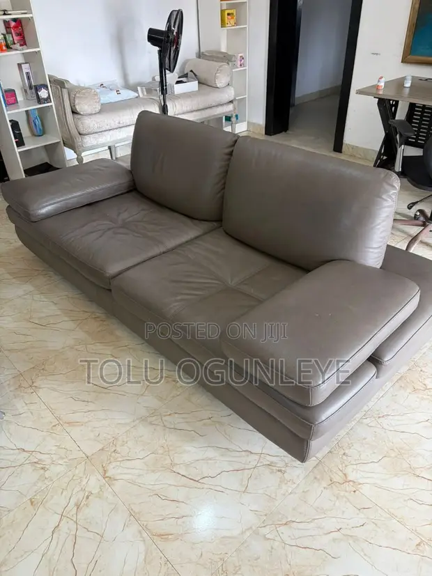 Extendable Leather Sofa - 6 Seater - 1
