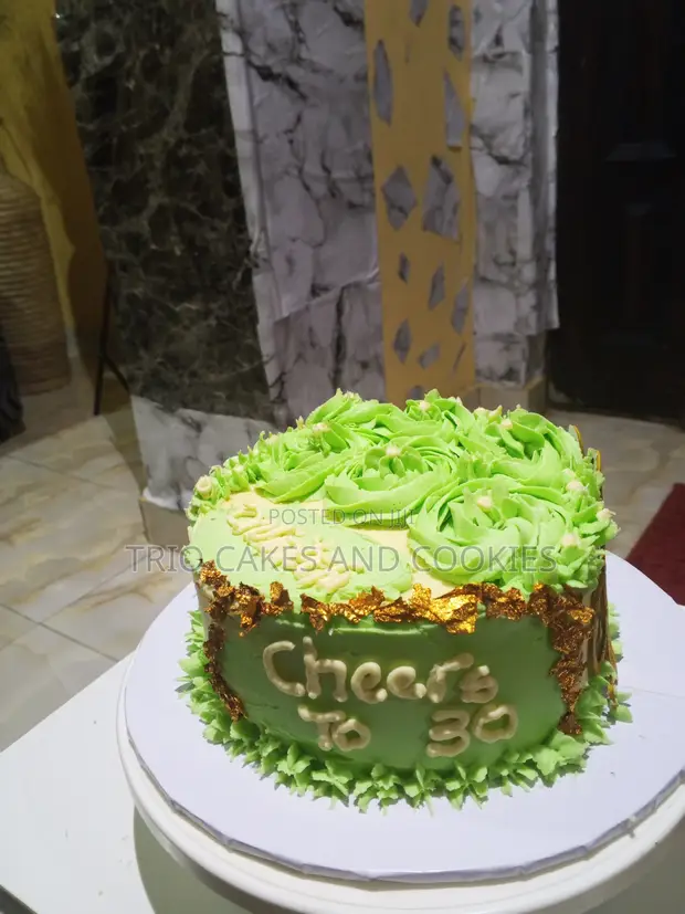 Vanilla Buttercream Cake - 8 Inch - 1