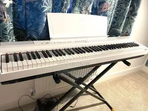 Yamaha P-105 Digital Piano Mai Tsabta (88 Weighted Keys)