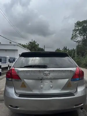 Toyota Venza AWD 2011 Silver