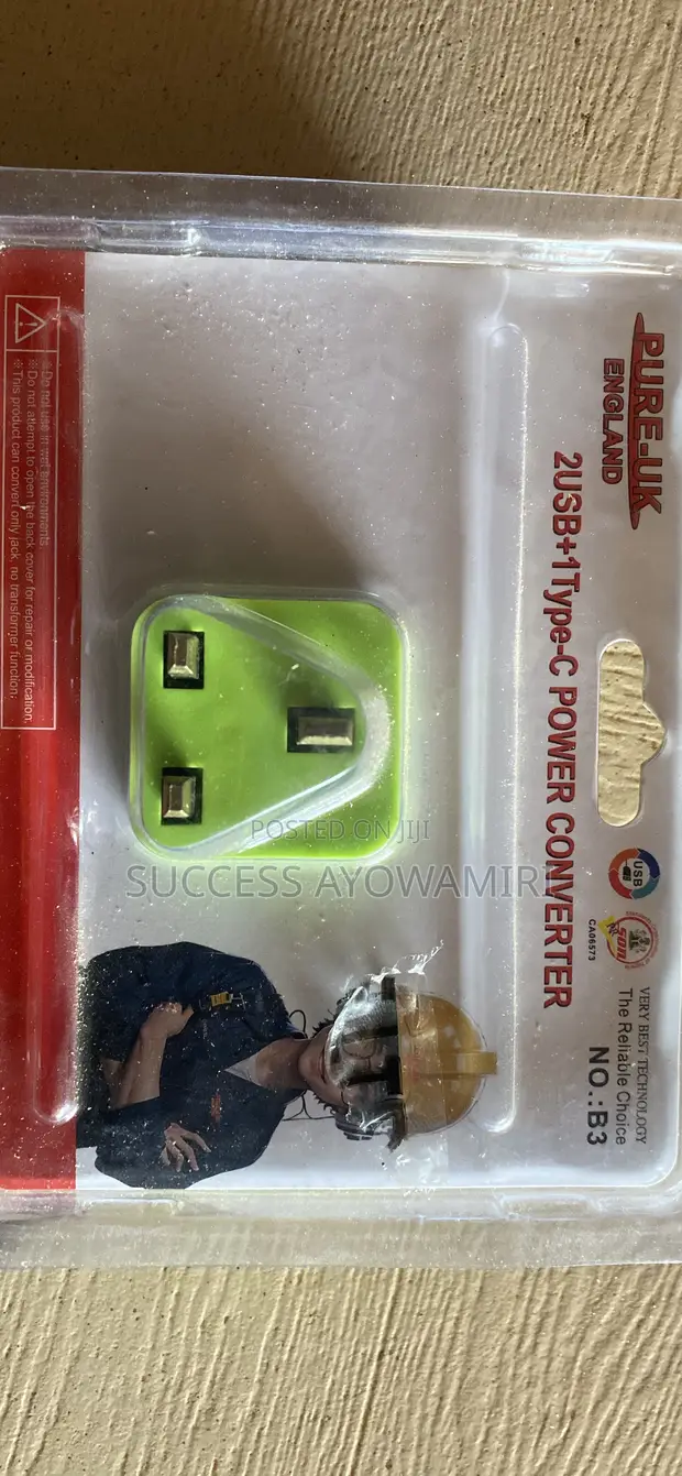 PURE-UK Universal Power Converter with 2 USB + 1 Type-C - 1