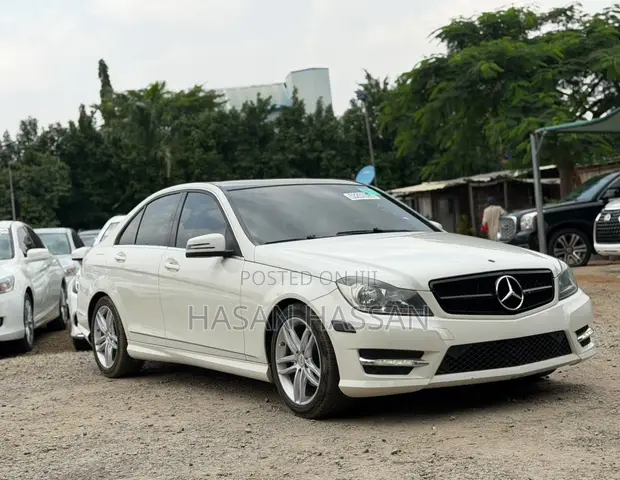 Mercedes-Benz C180 2012 White - 1