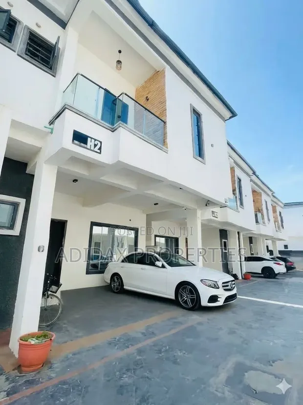 4 Bedroom Duplex da BQ a Ikota GRA don Sawa - 1
