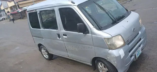 Daihatsu Hijet 2012 Silver - 1