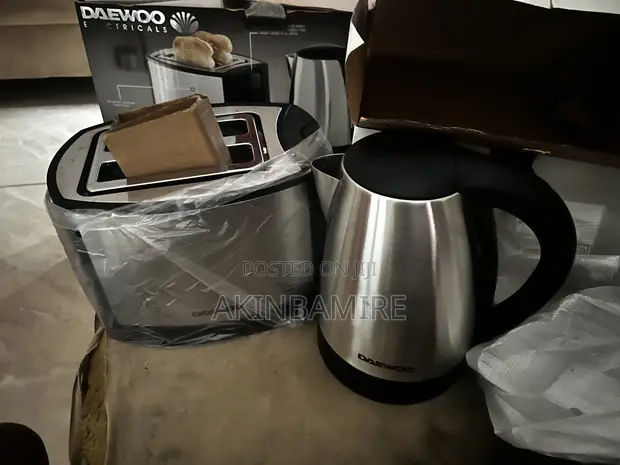 Brand New Daewoo Electric Kettle and Toaster - 1