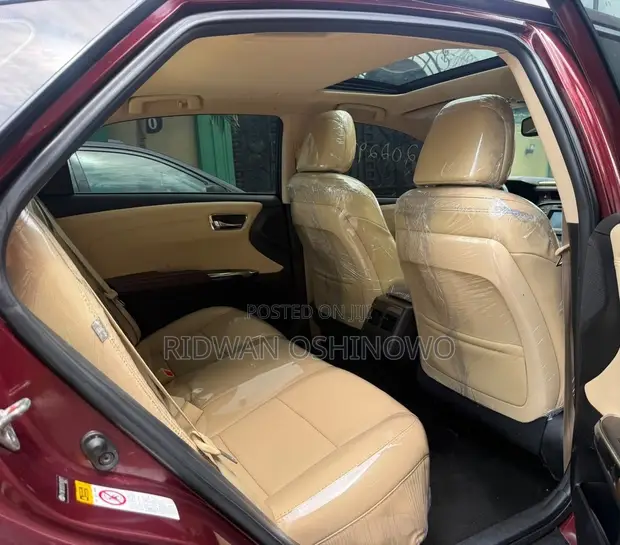 2013 Toyota Avalon XLE Sedan FWD (3.5L 6cyl) - 1