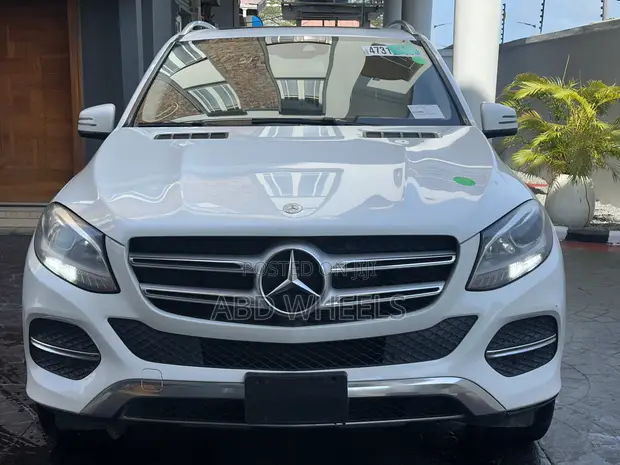 Mercedes-Benz GLE-Class 2016 White - 1