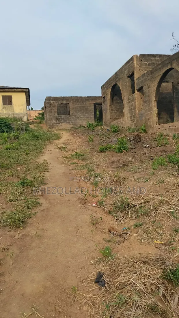 3-Bedroom Bungalow da ba a gama ba don siyarwa a He Is Able Estate, Agric, Ikorodu - 1