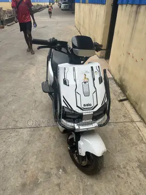 Brand New 2023 Electric Scooter - White