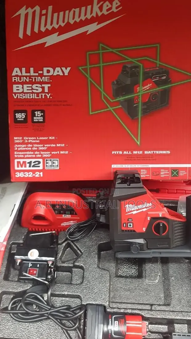 Milwaukee M12 Green 360° 3-Plane Laser Kit - 1