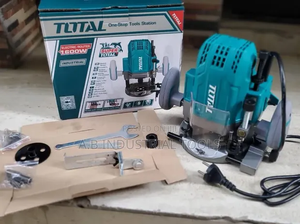 TOTAL 1600W Electric Plunge Router TR111216 - 1