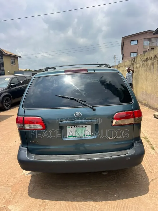 Toyota Sienna 2002 Ja - 1