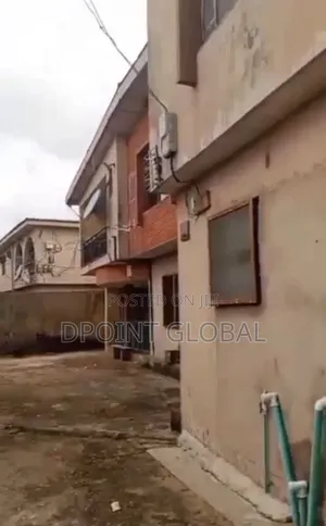 15-Bedroom Block of Flats for Sale in Akowonjo
