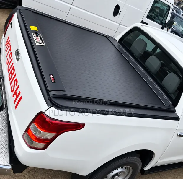 Mitsubishi L200 Manual Retractable Roller Boot Cover - 1