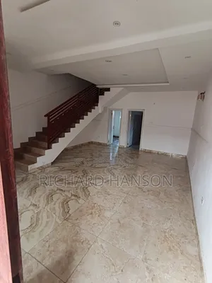 3-Bedroom Duplex don haya a Estate mai Tsaro, Abijo