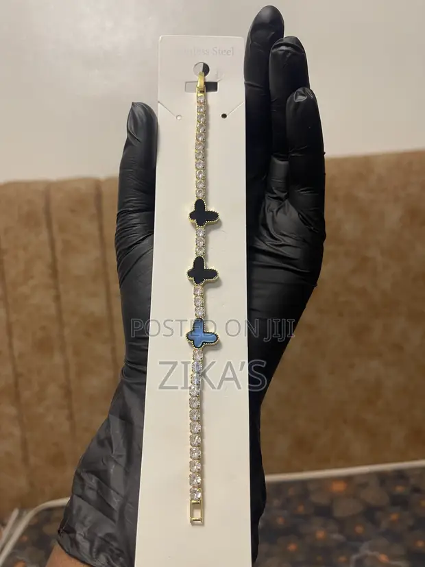 Elegant Fashion Bracelet - Silver & Black Stainless Steel - 1