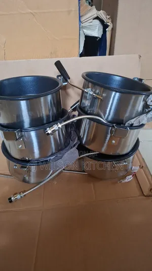 Brand New Popcorn Pot with Wire