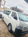Toyota HiAce Bus 2015 Fari - 2