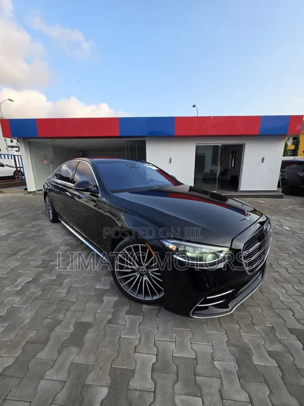 2022 Mercedes-Benz S 500 4MATIC Black - 1