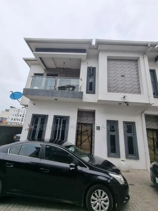 5-Bedroom Duplex in Eros Court II, Agungi for Sale - 1