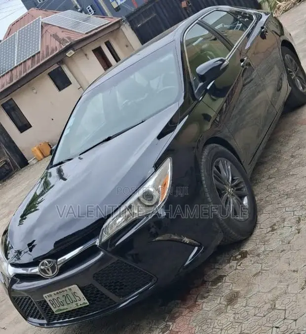 Toyota Camry SE Sedan 2016 - 1