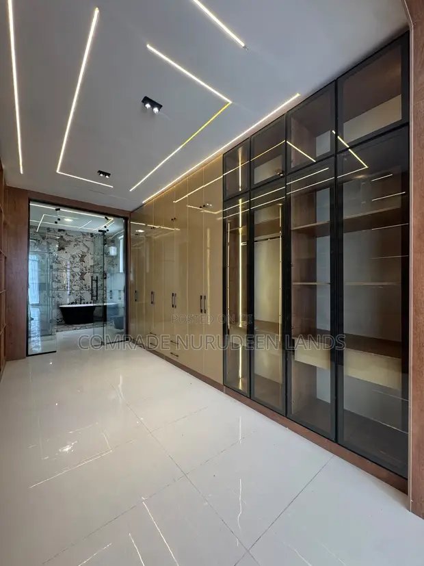 5-Bedroom Duplex with Penthouse, Cinema & Pool in Chevron - 1