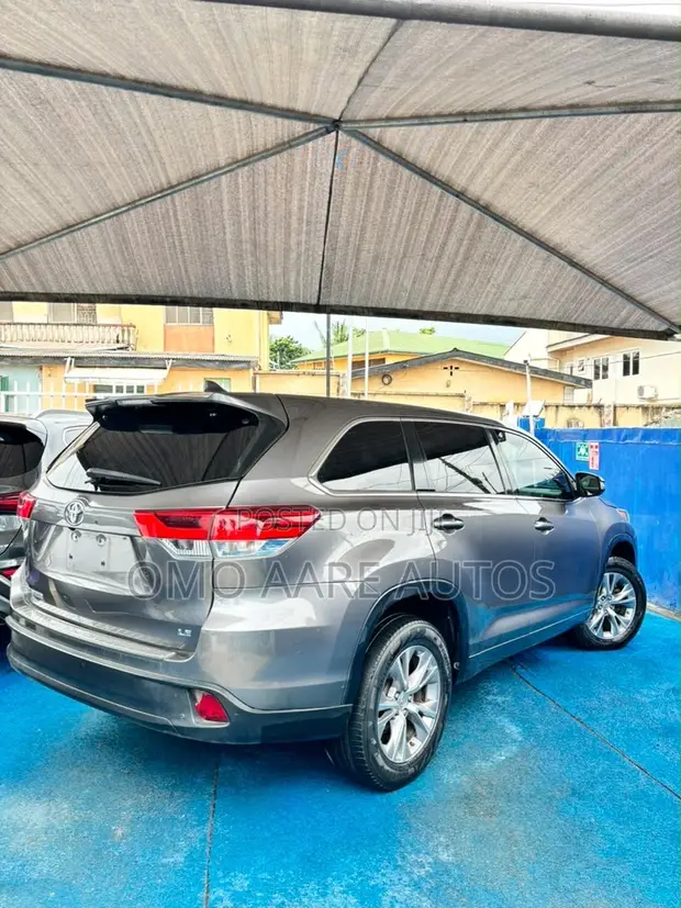 2015 Toyota Highlander LE Plus SUV - 1