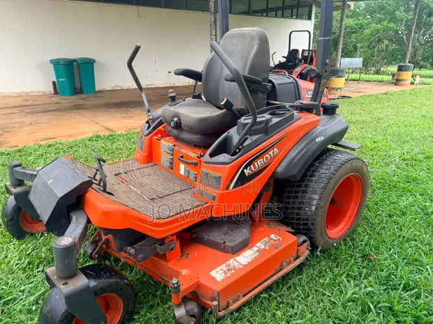Kubota ZD1211R-60R Zero-turn Diesel Mower - 1