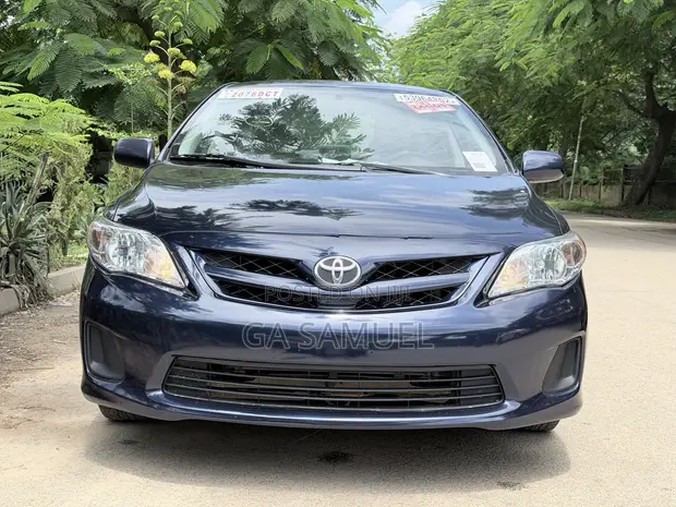 Toyota Corolla LE Sedan 2013 - 1