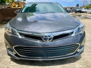 Toyota Avalon XLE Premium Sedan ta 2014