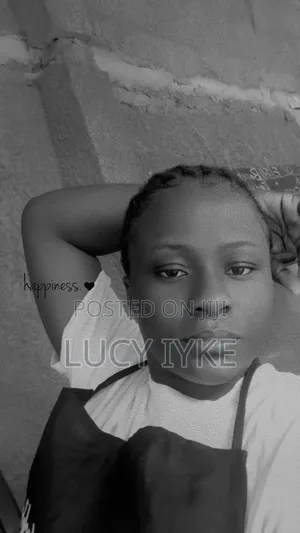 Mai dafa abinci da Mai tsafta - Lucy Nneoma