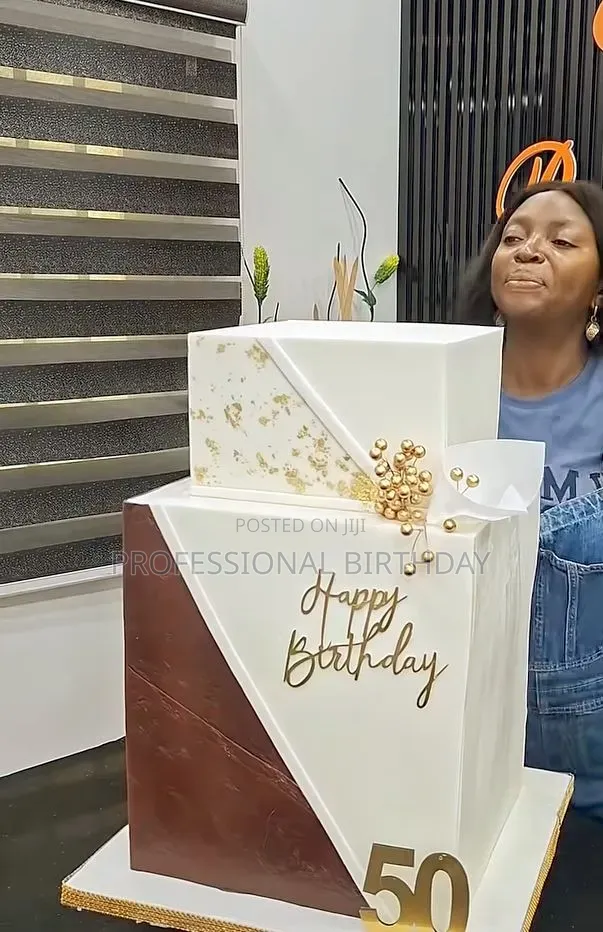 Babban Kek na Birthday - Lagos Mainland - 1