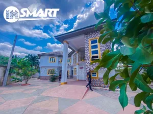 Wurin Zama Mai Kayan Daki 2 Bedroom a Good Land, Uyo don Sawa