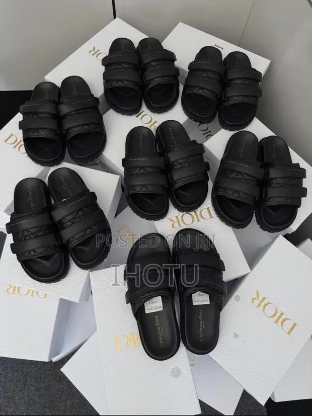 Louis Vuitton Takalmi Mai Girma na Maza - Baƙar Fata - 1