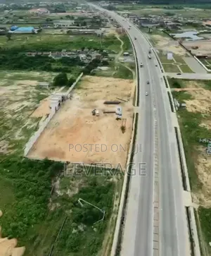 Filin Sayarwa & Gini Kusa da Tashar Jirgin Sama ta Lekki