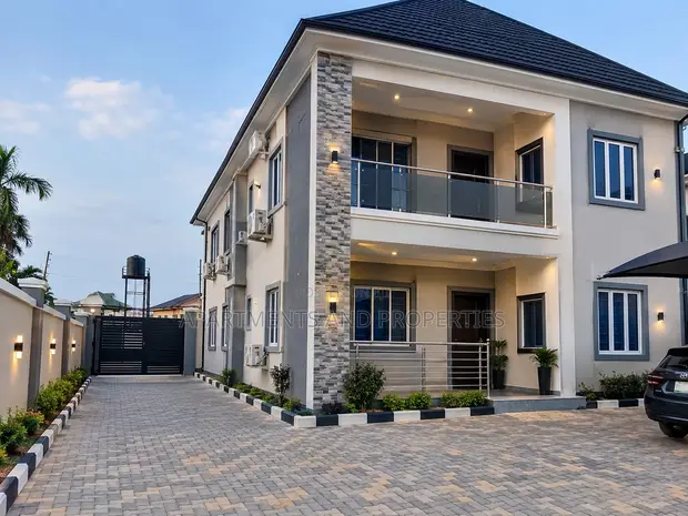Gidan Kayan Daki 6-Bedroom Don Siyawa a Wuse 2 - 1