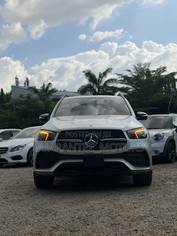 Mercedes-Benz GLE-Class 2022 Silver - 1