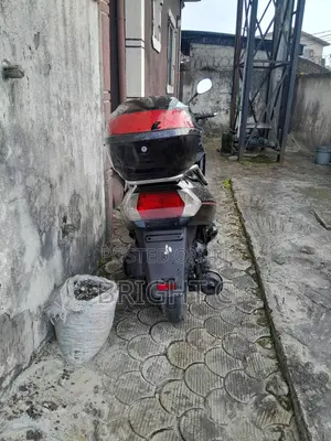 2018 Black Scooter - Foreign Used